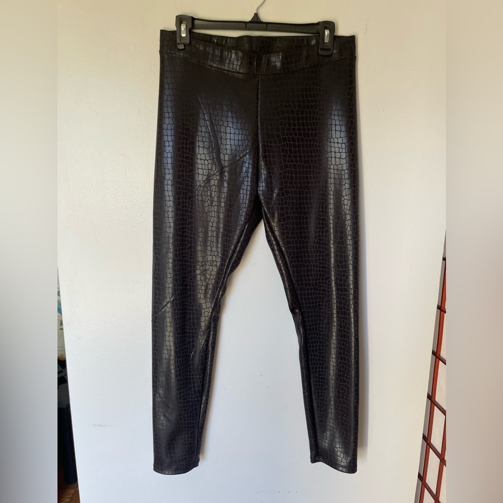 NWOT Express Black Croc-Embossed Leggings, Size M